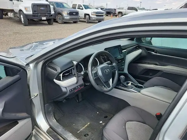 4T1C11AK6NU635431 2022 TOYOTA CAMRY - Image 2