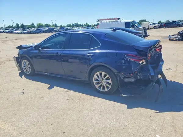 4T1C11AK6NU636319 2022 TOYOTA CAMRY - Image 2