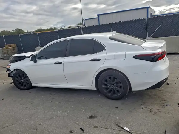 4T1C11AK6NU638832 2022 TOYOTA CAMRY - Image 2