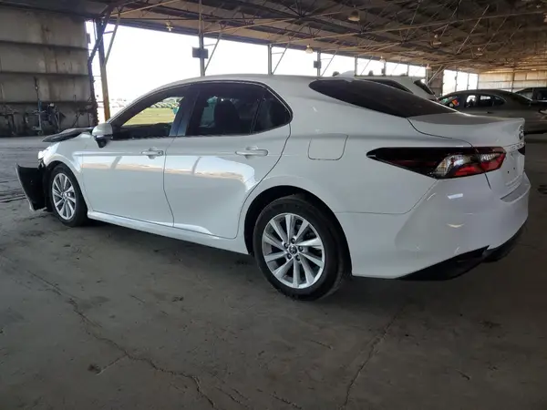 4T1C11AK6NU642217 2022 TOYOTA CAMRY - Image 2