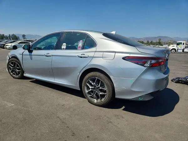 4T1C11AK6NU642606 2022 TOYOTA CAMRY - Image 2