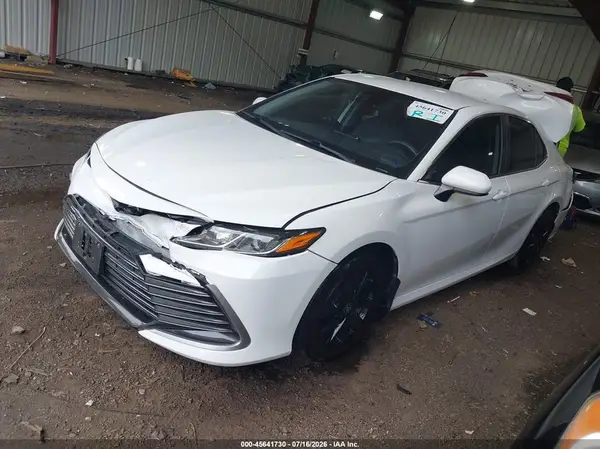 4T1C11AK6NU642623 2022 TOYOTA CAMRY - Image 2