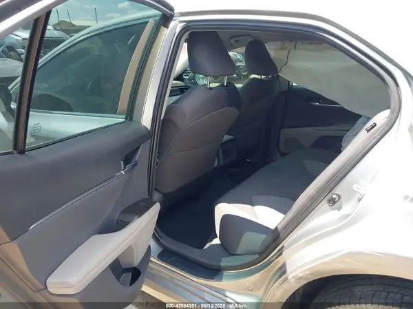 4T1C11AK6NU648972 2022 TOYOTA CAMRY - Image 8