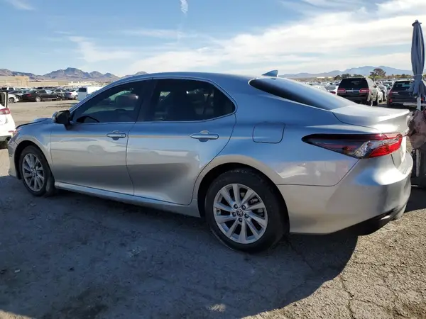 4T1C11AK6NU650348 2022 TOYOTA CAMRY - Image 2
