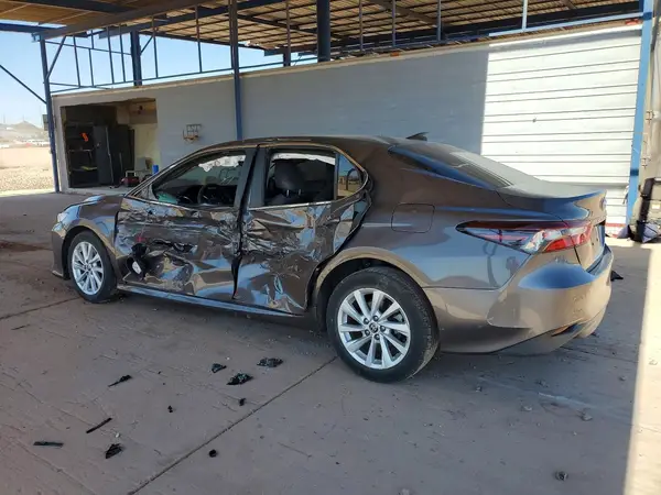 4T1C11AK6NU650513 2022 TOYOTA CAMRY - Image 2