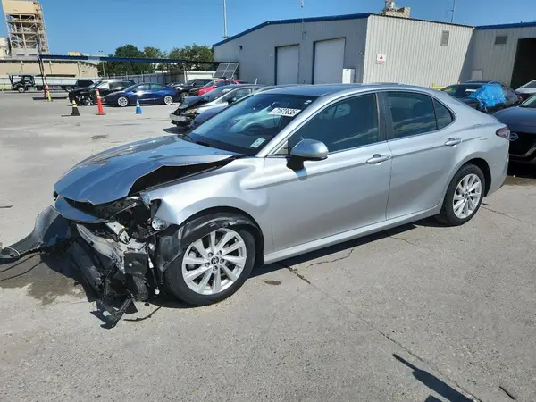 4T1C11AK6NU654934 2022 TOYOTA CAMRY - Image 1