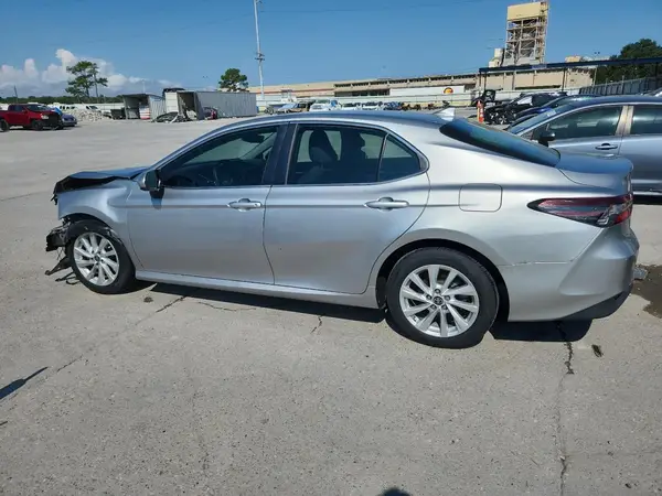 4T1C11AK6NU654934 2022 TOYOTA CAMRY - Image 2