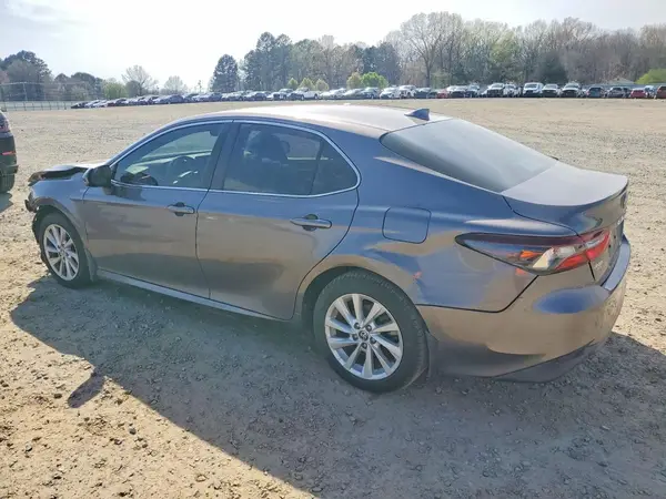 4T1C11AK6NU655856 2022 TOYOTA CAMRY - Image 2