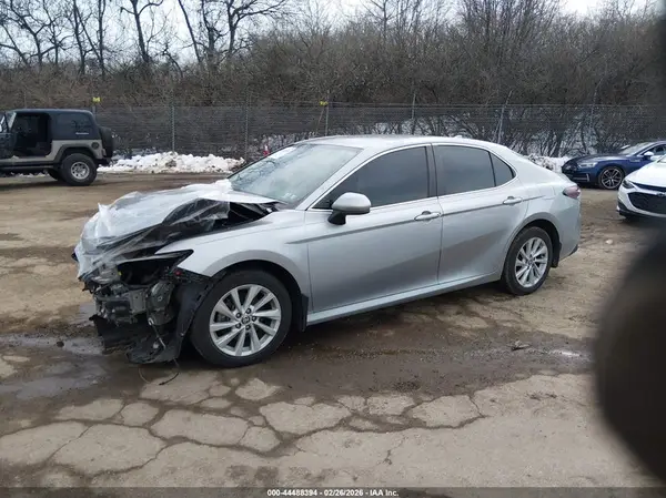 4T1C11AK6NU657025 2022 TOYOTA CAMRY - Image 2