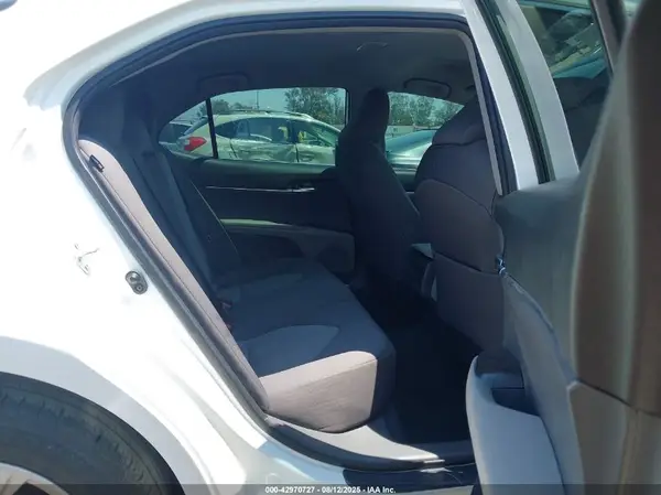 4T1C11AK6NU661043 2022 TOYOTA CAMRY - Image 8