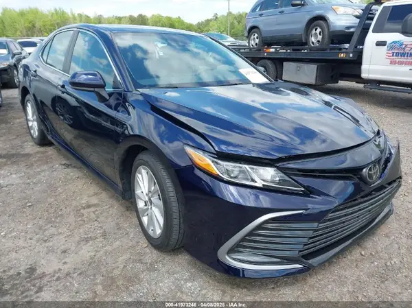 4T1C11AK6NU662015 2022 TOYOTA CAMRY - Image 1