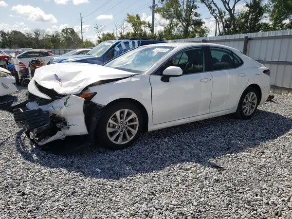 4T1C11AK6NU663021 2022 TOYOTA CAMRY - Image 1