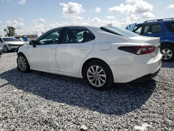 4T1C11AK6NU663021 2022 TOYOTA CAMRY - Image 2