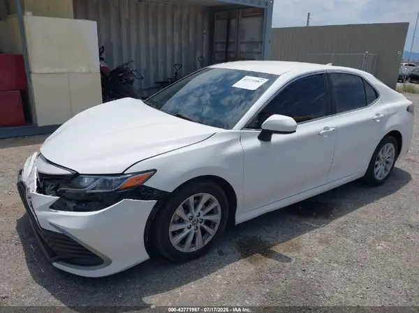 4T1C11AK6NU665609 2022 TOYOTA CAMRY - Image 2
