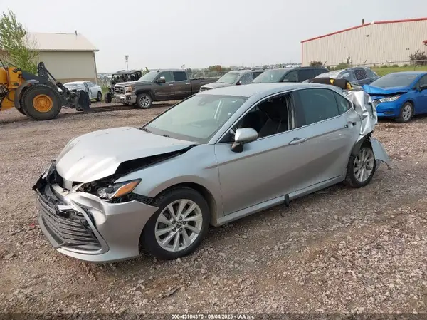 4T1C11AK6NU665738 2022 TOYOTA CAMRY - Image 2