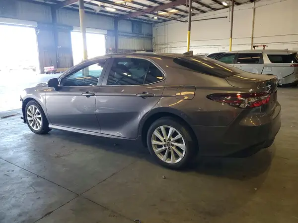4T1C11AK6NU672916 2022 TOYOTA CAMRY - Image 2
