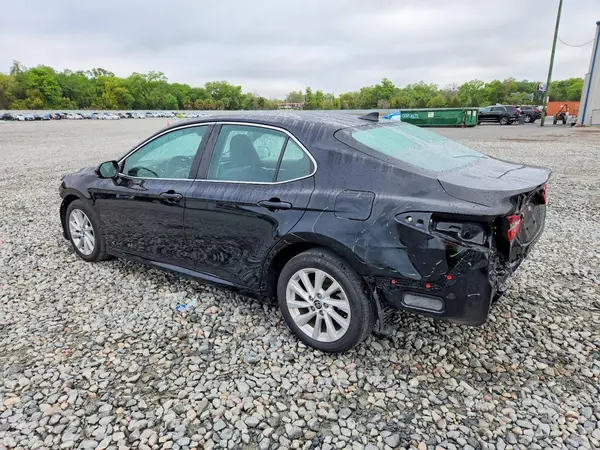 4T1C11AK6NU673760 2022 TOYOTA CAMRY - Image 2