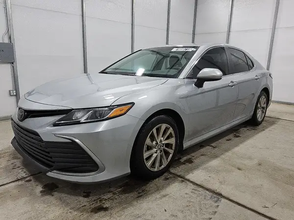 4T1C11AK6NU673774 2022 TOYOTA CAMRY - Image 1