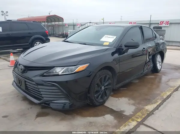 4T1C11AK6NU675539 2022 TOYOTA CAMRY - Image 2