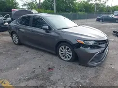 4T1C11AK6NU675704 2022 TOYOTA CAMRY