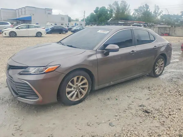 4T1C11AK6NU679820 2022 TOYOTA CAMRY - Image 1