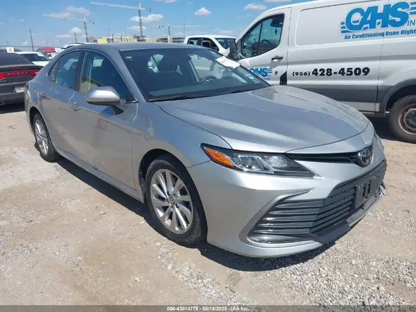 4T1C11AK6NU686430 2022 TOYOTA CAMRY - Image 1