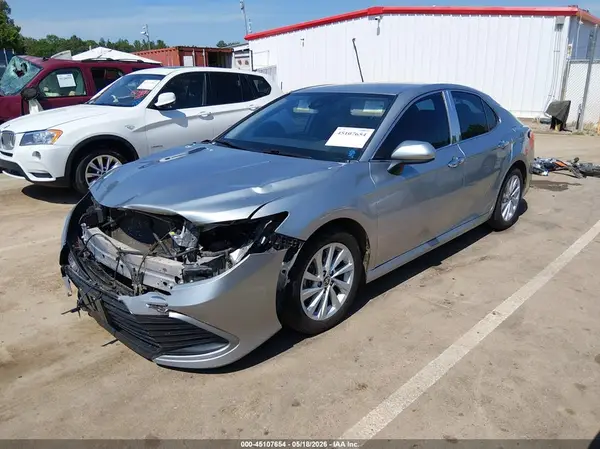 4T1C11AK6NU692406 2022 TOYOTA CAMRY - Image 2