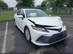 4T1C11AK6NU699100 2022 TOYOTA CAMRY