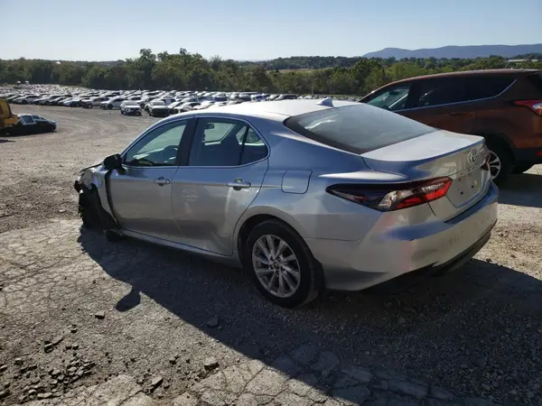 4T1C11AK6NU704988 2022 TOYOTA CAMRY - Image 2