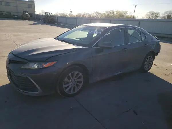 4T1C11AK6NU710211 2022 TOYOTA CAMRY - Image 1