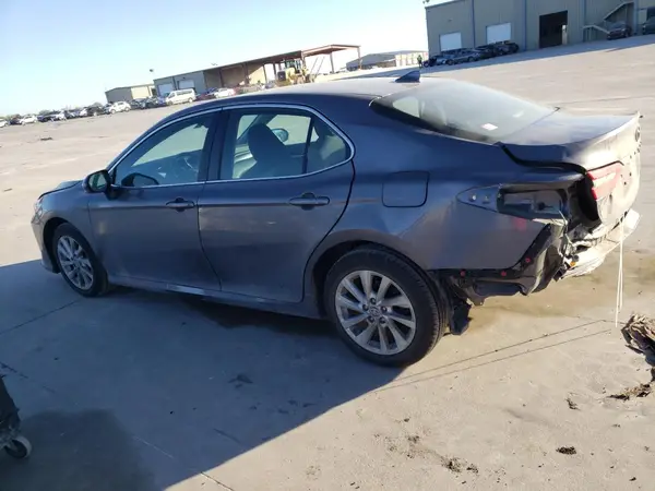 4T1C11AK6NU710211 2022 TOYOTA CAMRY - Image 2