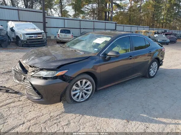 4T1C11AK7LU305598 2020 TOYOTA CAMRY - Image 2