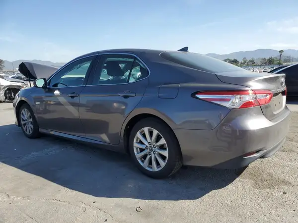 4T1C11AK7LU330064 2020 TOYOTA CAMRY - Image 2