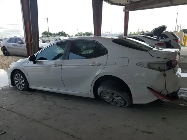 4T1C11AK7LU335992 2020 TOYOTA CAMRY - Image 2