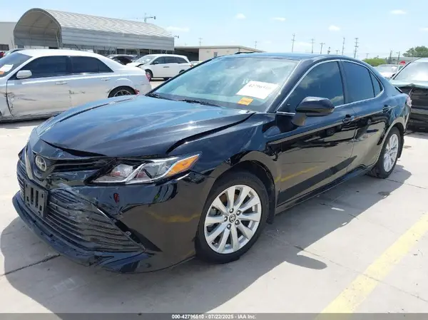 4T1C11AK7LU401683 2020 TOYOTA CAMRY - Image 2