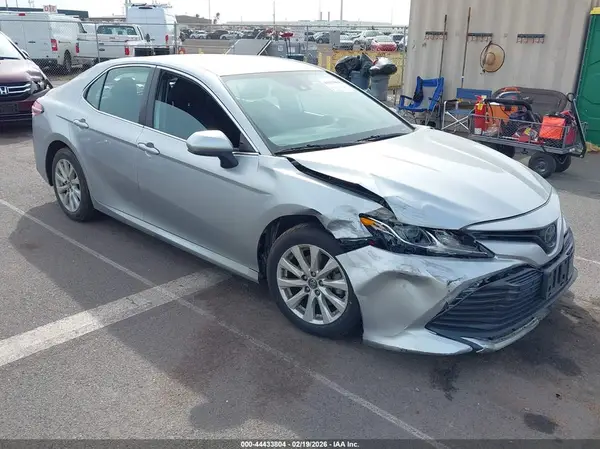 4T1C11AK7LU877271 2020 TOYOTA CAMRY - Image 1