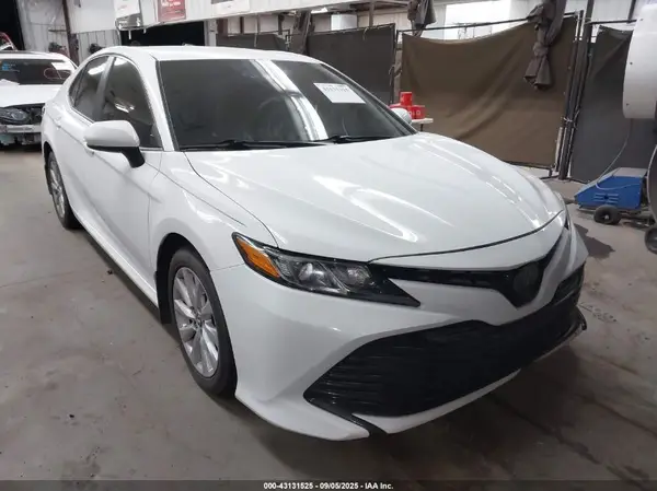 4T1C11AK7LU880753 2020 TOYOTA CAMRY - Image 1