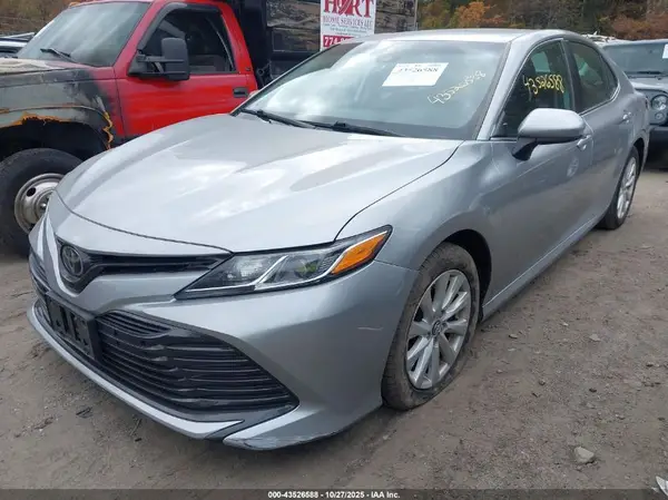 4T1C11AK7LU880929 2020 TOYOTA CAMRY - Image 2