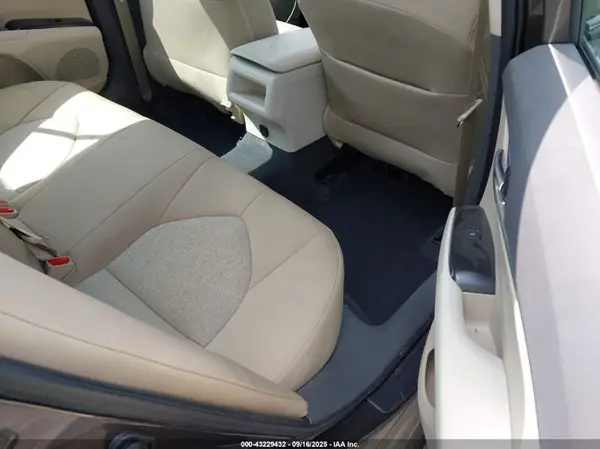 4T1C11AK7LU890229 2020 TOYOTA CAMRY - Image 8