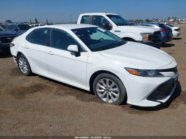 4T1C11AK7LU925738 2020 TOYOTA CAMRY - Image 1