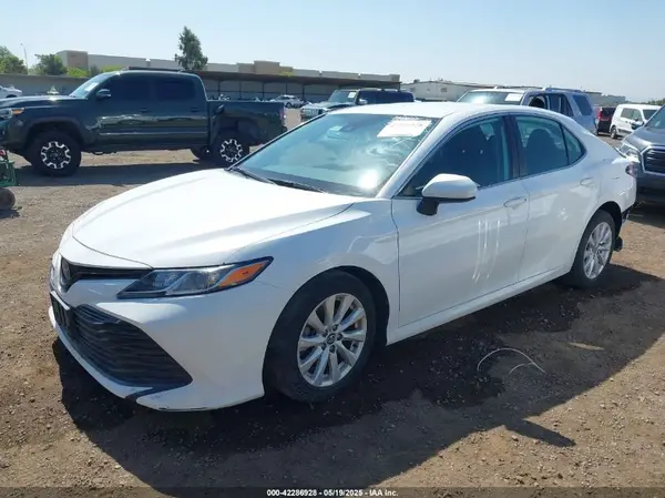 4T1C11AK7LU925738 2020 TOYOTA CAMRY - Image 2