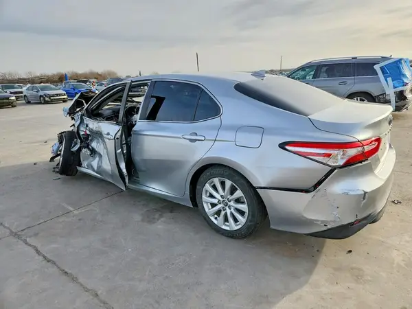 4T1C11AK7LU927862 2020 TOYOTA CAMRY - Image 2