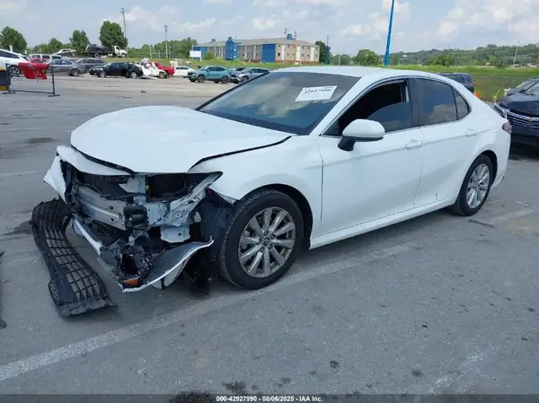 4T1C11AK7LU931586 2020 TOYOTA CAMRY - Image 2