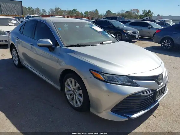 4T1C11AK7LU932902 2020 TOYOTA CAMRY - Image 1