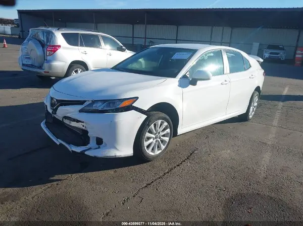 4T1C11AK7LU941096 2020 TOYOTA CAMRY - Image 2