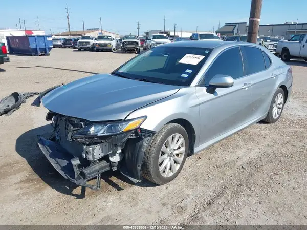 4T1C11AK7LU952972 2020 TOYOTA CAMRY - Image 2