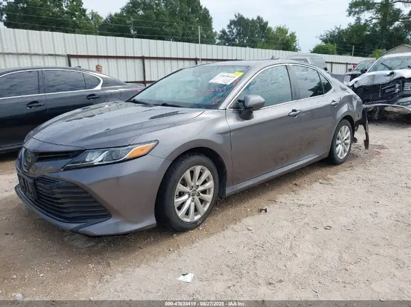 4T1C11AK7LU984238 2020 TOYOTA CAMRY - Image 2
