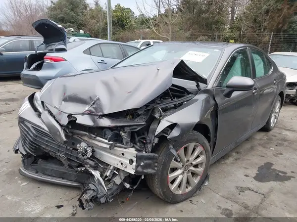4T1C11AK7LU998995 2020 TOYOTA CAMRY - Image 2