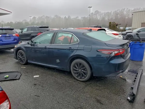 4T1C11AK7MU404083 2021 TOYOTA CAMRY - Image 2