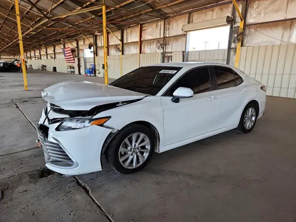 4T1C11AK7MU424169 2021 TOYOTA CAMRY - Image 1